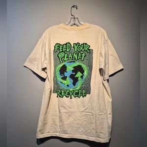 Vintage World Issue Feed Your Planet Distressed Graphic T-Shirt | Size Large